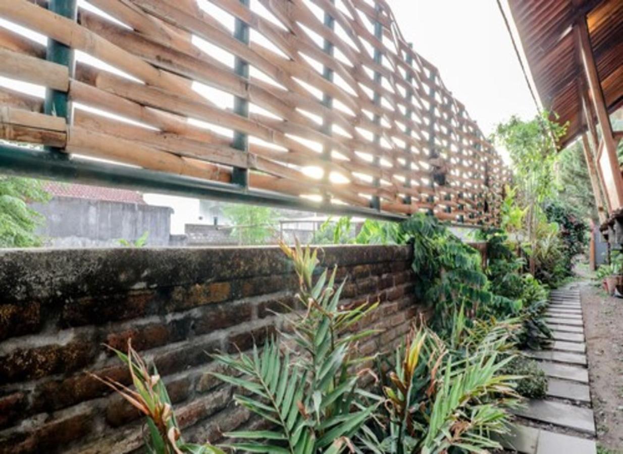 Lorong Homestay Bantul Buitenkant foto