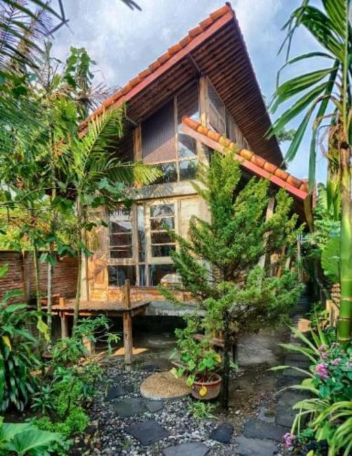 Lorong Homestay Bantul Buitenkant foto